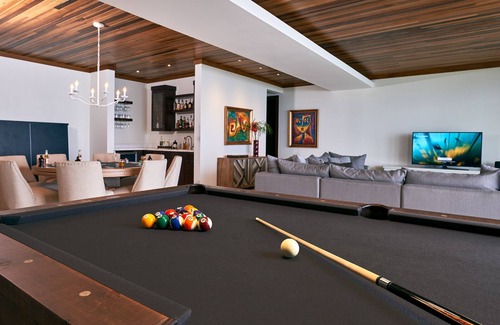 Newcastle Villa | Wine Down Villa, Greenwich, Blue Mountains
