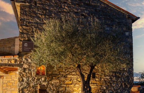 Gracisce Casa | Wine House Rakar