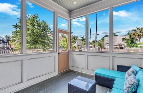 Savannah Victorian District Apartamento | Wine, Laughs & Porch Vibes ,At Deuling Sister Inn, Walk to Forsyth Park