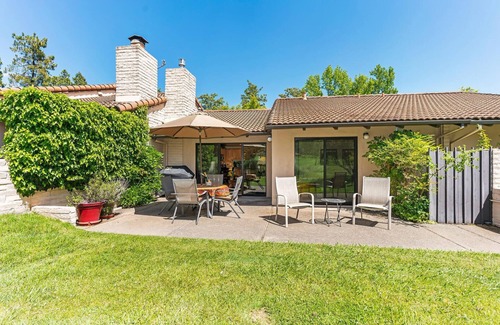 Napa Condominio | Condominio de lujo y remodelado en el corazón de Silverado Resort - Wine Country Retreat