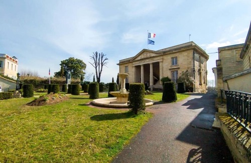 Castillon-la-Bataille Apartamento | Wine Not, lovely apartment in the city, near St Emilion