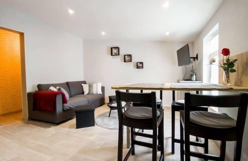 Castillon-la-Bataille Apartamento | Wine Not, lovely apartment in the city, near St Emilion