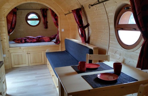Jaulny Chalet De Esquí | Tráiler de vino y spa privado.