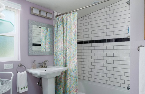 Paso Robles Cabaña | WINE WHIMSEY-The Westside Cottages 1 Bed/1 Bath with Jacuzzi