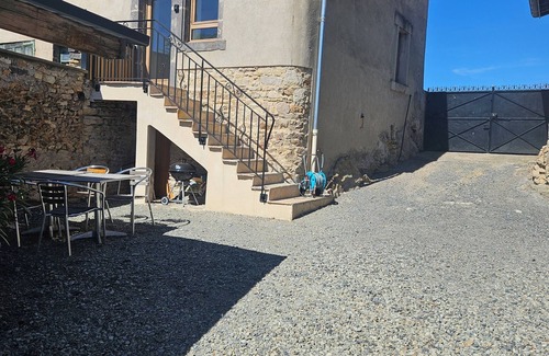 Prompsat Casa | Winegrower's house, private courtyard, 4 people/2 beds