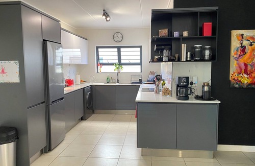 Trawal Apartamento | Winelands Flat in Secure Estate w/ pool & gym. Pet friendly and weekly cleaning!