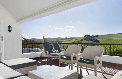 Stellenbosch Cabina | Winelands Golf Lodges 3