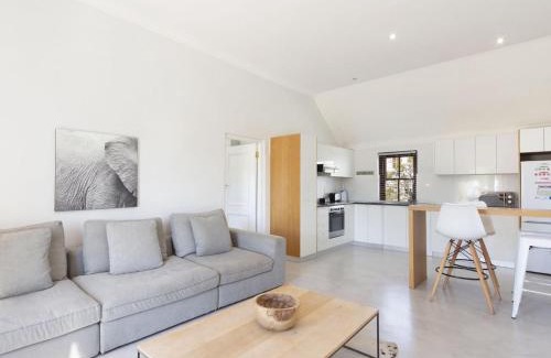 Stellenbosch Cabina | Winelands Golf Lodges 8
