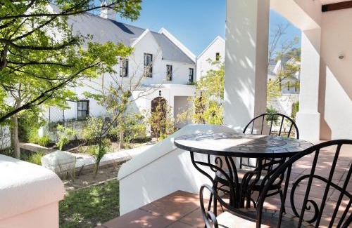 Stellenbosch Cabina | Winelands Golf Lodges 13