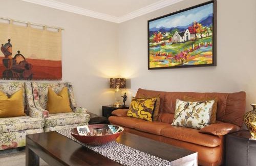 Stellenbosch Cabina | Winelands Golf Lodges 14