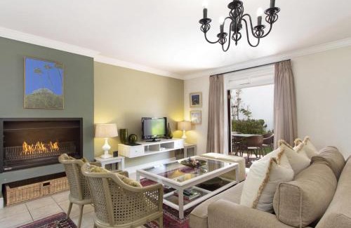 Stellenbosch Cabina | Winelands Golf Lodges 16