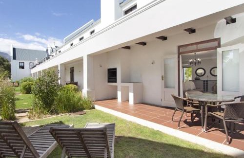 Stellenbosch Cabina | Winelands Golf Lodges 16