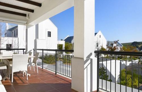 Stellenbosch Cabina | Winelands Golf Lodges 24