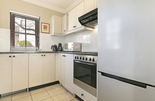 Stellenbosch Villa | Winelands Golf Lodges 14