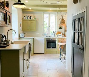 La Caunette Casa | Winemakers Cottage With Vineyard & Mountain Views