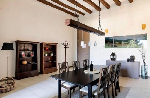 La Torre de Claramunt Apartamento | Winery apartment for two with private terrace