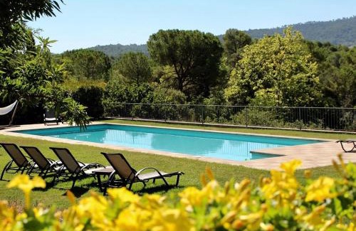 La Torre de Claramunt Apartamento | Winery apartment for two with private terrace