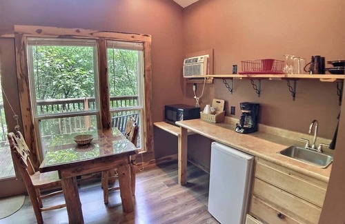 Eureka Springs Cabaña | Winery Chateau Treehouse #12/ Oak Crest