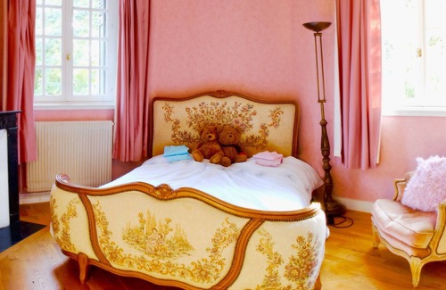Grandcourt Otro | Wing of Normandy Chateau with heated pool close to sea