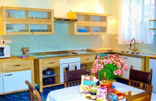 Grandcourt Otro | Wing of Normandy Chateau with heated pool close to sea