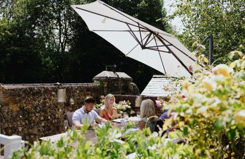 Alfriston Casa | Wingrove House