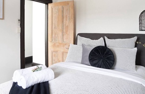 Lancefield Casa | Winkwink: Luxury Home for Two Couples
