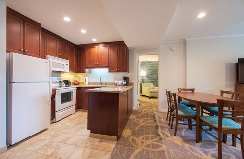 Solana Beach Hotel | Winners Circle Resort by VRI Americas