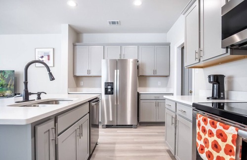 Highlands - Perkins Casa | Winners Paradise Steps from Tiger Country - BC1033