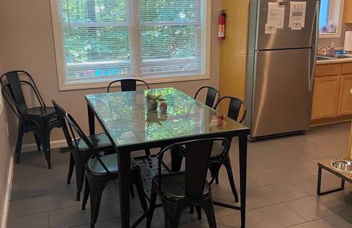 Moultonborough Casa | Se admiten perros casa en Suiza por el lago Winnipesauke