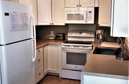 Gilford Casa | Winnipesaukee Waterfront Gilford Great Location Sleeps 10