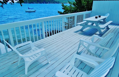 Gilford Casa | Winnipesaukee Waterfront Gilford Great Location Sleeps 10