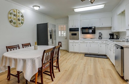 Winston - Salem Casa | Winston-Salem Home Near Wake Forest University!
