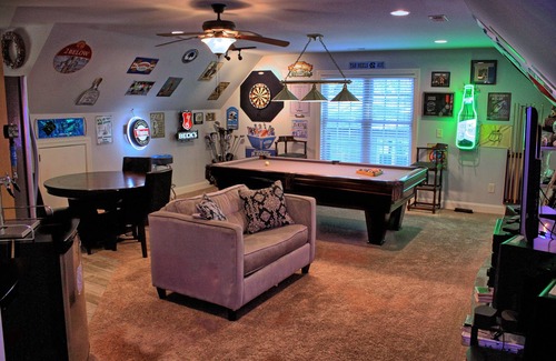 Winston - Salem Apartamento | Hombre de las cavernas de Winston-Salem