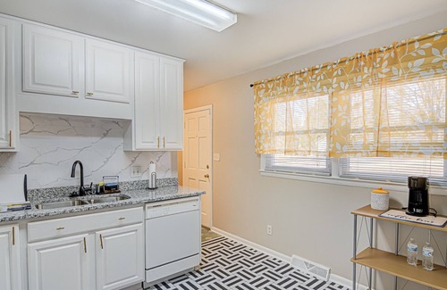 Winston - Salem Casa | Winston Salem Sunshine Retreat