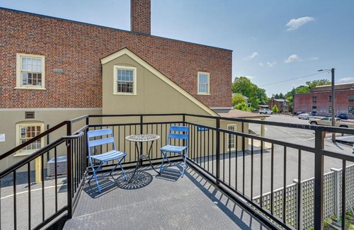 Winston - Salem Apartamento | Winston-Salem Vacation Rental - Walk Downtown!