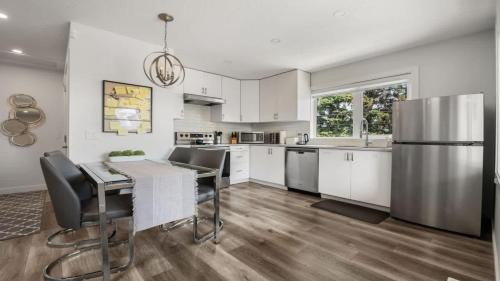 Calgary Casa | Winston Suite 2BR 1BA - Carriage Suite with Garage