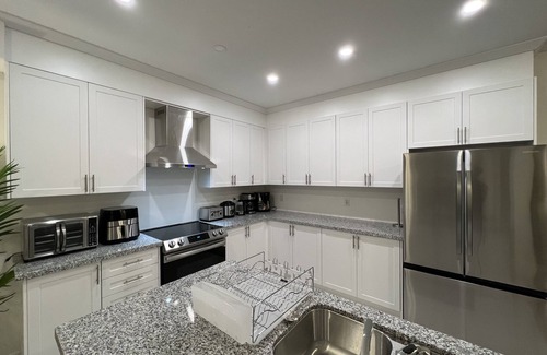 Wasaga Beach Casa | Winter Getaway in Wasaga Beach, Four Season Fun and Ski nearby Blue Mountain
