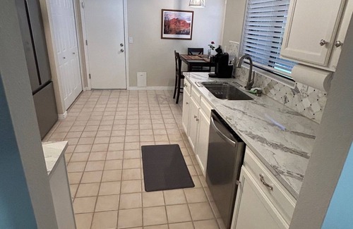 Sun City Condominio | Winter in Westbrook Village and enjoy beautiful pool, hot tub and golf courses.