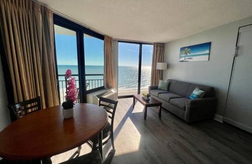 Myrtle Beach Apartamento | WINTER RATES! Gorgeous Oceanfront Suite! 1Br Condo, Dog friendly! 706