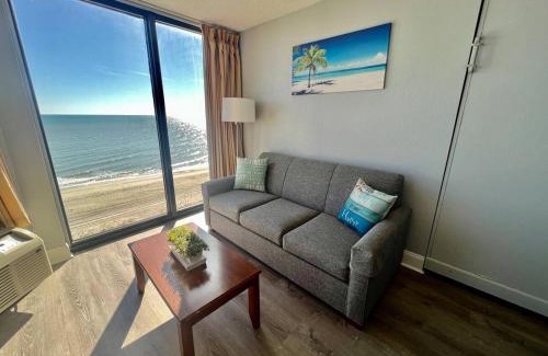 Myrtle Beach Apartamento | WINTER RATES! Gorgeous Oceanfront Suite! 1Br Condo, Dog friendly! 706