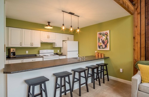 Courtenay Casa | Winter Wren Mount Washignton Village