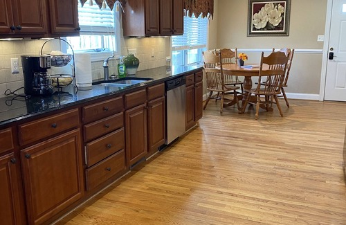 Pedlars Edge Casa | Wintergreen Ski & Golf resort-hiking trails-Hot tub-Pet-Friendly!!!