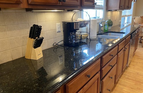 Pedlars Edge Casa | Wintergreen Ski & Golf resort-hiking trails-Hot tub-Pet-Friendly!!!