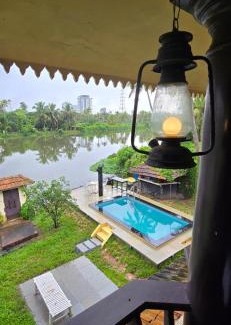 Kochi Complejo | Wintergreen Water Front Resort