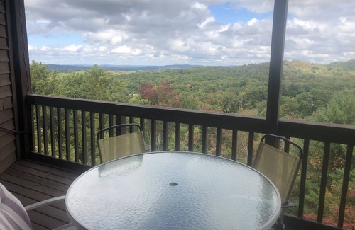 Ghent Apartamento | Ski Out en Winterplace cerca de Beckley, WV; con magníficas vistas (10 personas)