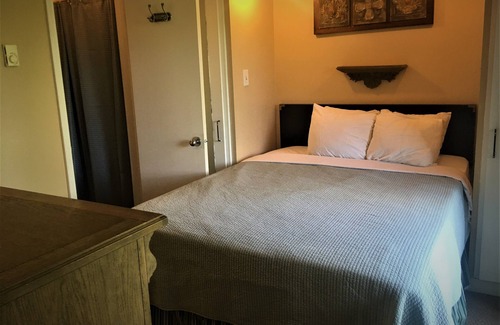 Ghent Apartamento | En las laderas en Winterplace cerca de Beckley WV cocina completa remodelada, terraza privada