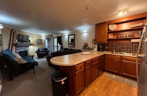 Ghent Condominio | Winterplace Ski in Ski Out Condos 3Br/2Ba 3rd floor sleeps 8