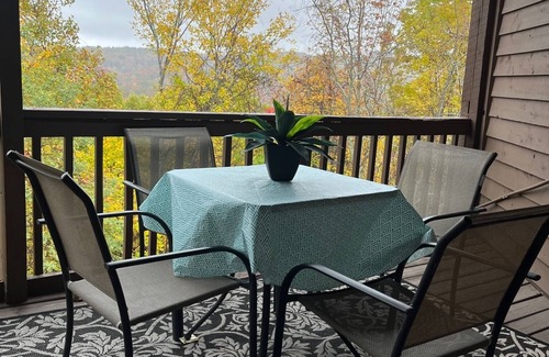 Ghent Condominio | Winterplace Ski in Ski Out Condos 3Br/2Ba 3rd floor sleeps 8
