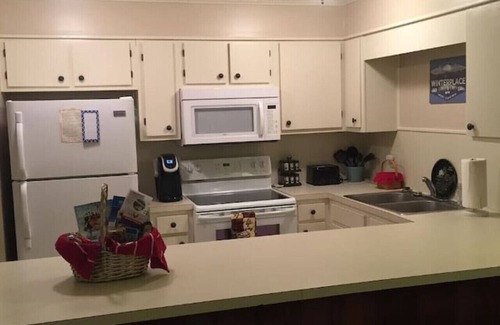 Ghent Condominio | Winterplace Ski in Ski out condo Second Floor D205
