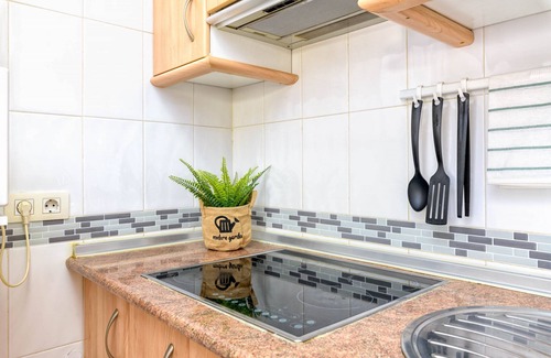 El Molinillo Apartamento | WintoWinRentals - La Estancia FREE PARKING.